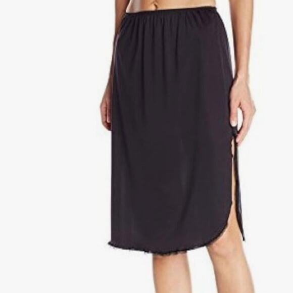 Vanity Fair plus size 2x Black Nylon Slip - Picture 1 of 7